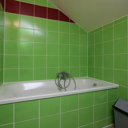 Holiday home Attractive In With Garden, Cleaning Included *